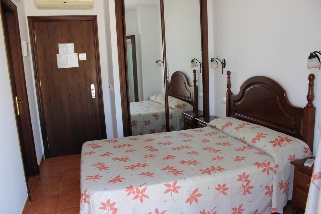 Hostal Jadraza Захара-де-лос-Атунес Экстерьер фото