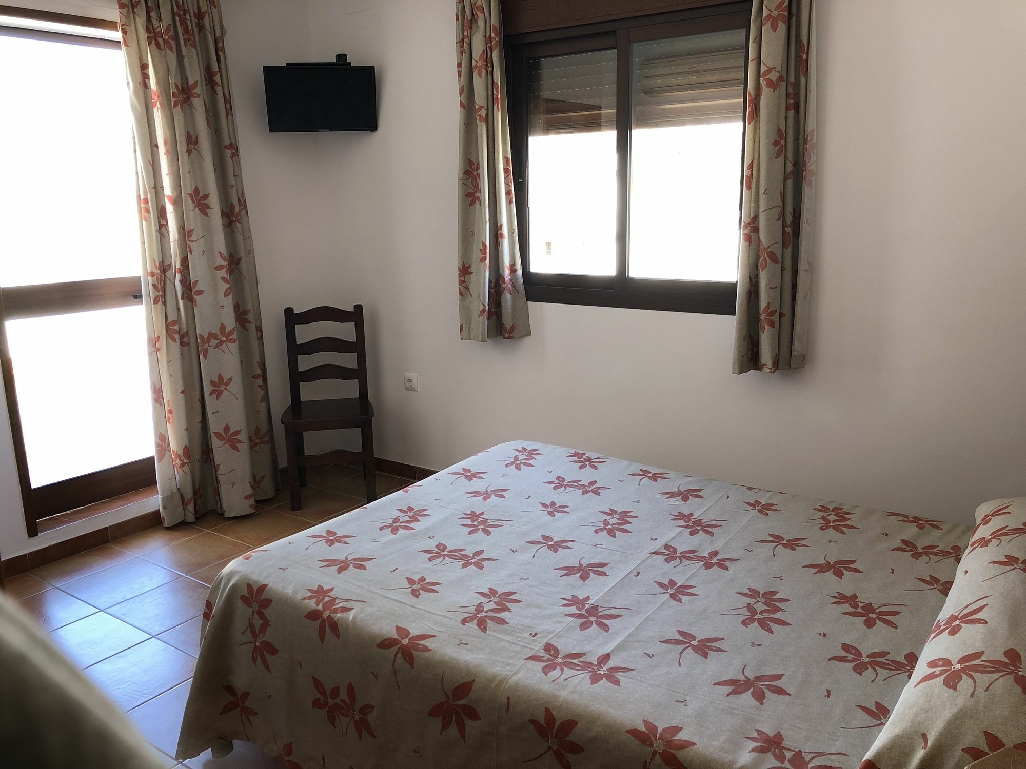 Hostal Jadraza Захара-де-лос-Атунес Экстерьер фото